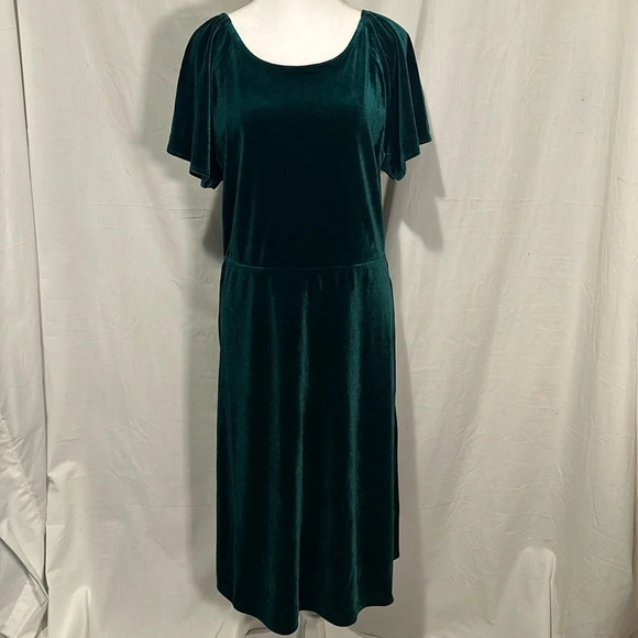 NWT green Children's Place Mommy & Me Velour Fit And Flare dress size large - Picture 4 of 6